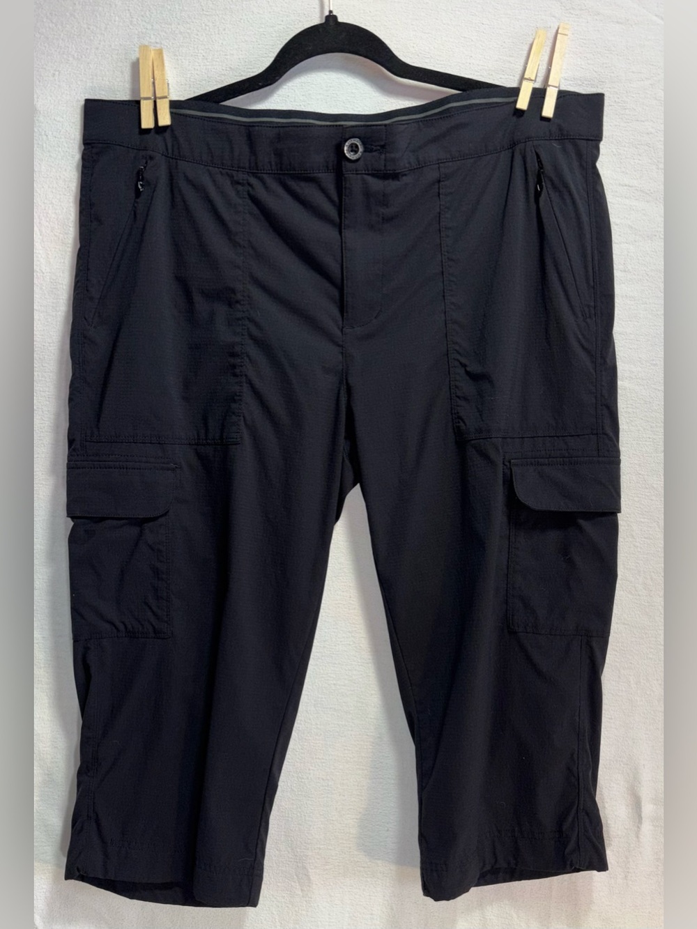 Kathmandu Aotearoa Miro 3/4 Cargo Capri Hiking Pants Black Women's size 12